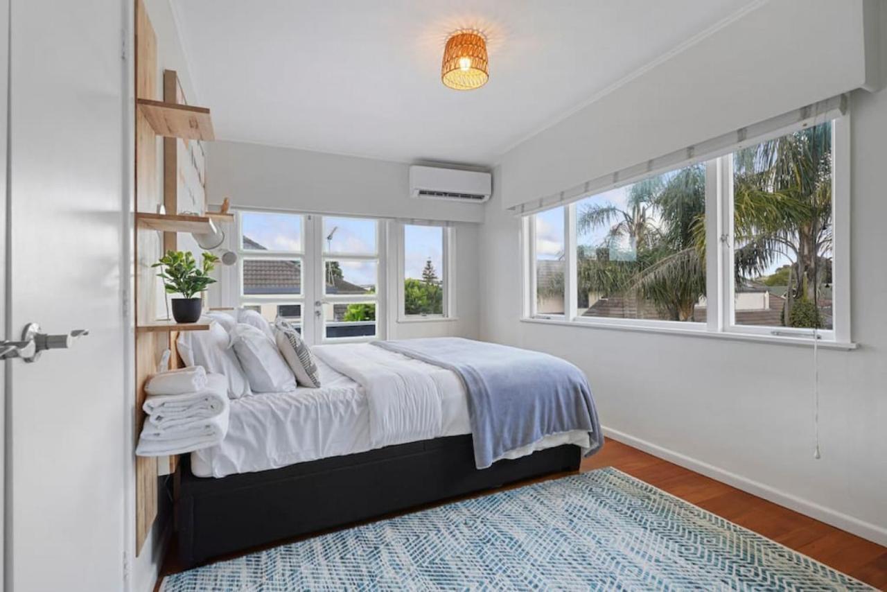 Amazing Home By Beach - Fully Aircon-Ed - Wifi Auckland Exterior photo