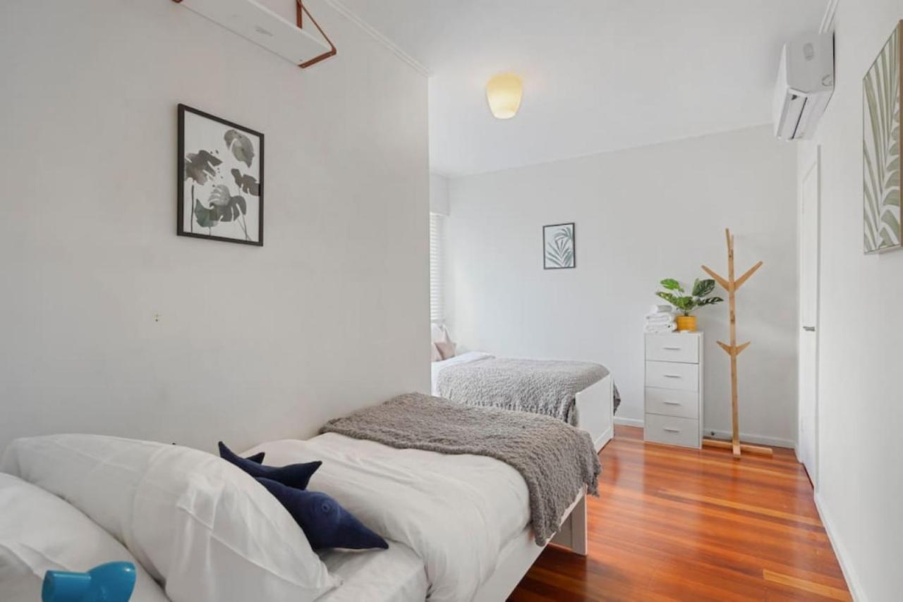 Amazing Home By Beach - Fully Aircon-Ed - Wifi Auckland Exterior photo